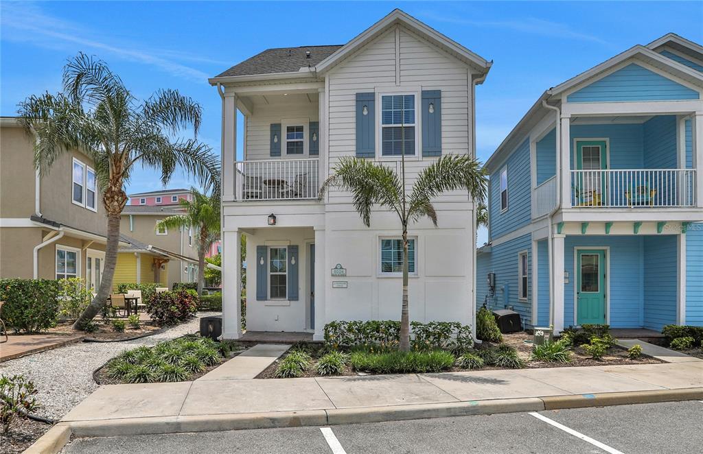 Foto principal - 8024 Surf St