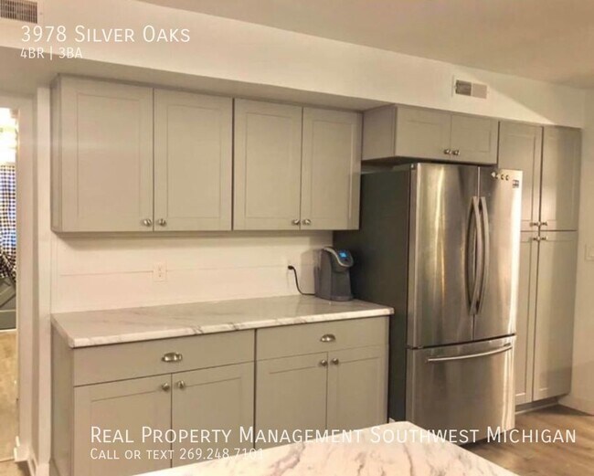 Building Photo - Beautiful farmhouse 4 bedroom, 2.5 bath ho...