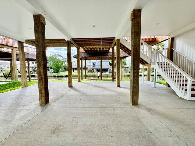 Foto del edificio - 17 Edgewater Dr