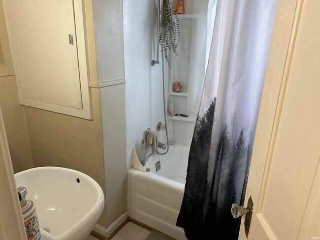 Foto del edificio - 1403 N Linden St