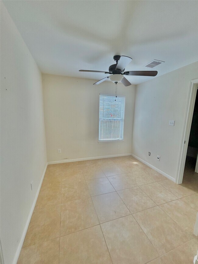 Foto del edificio - 3807 Putnam Dr