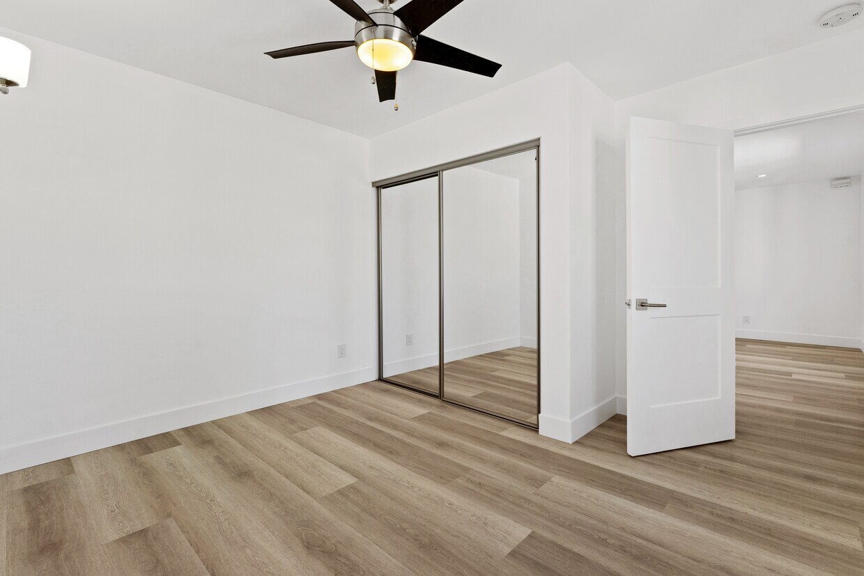 Foto del edificio - 1335 E 3rd St