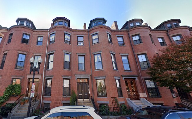 Foto del edificio - 679 Massachusetts Ave