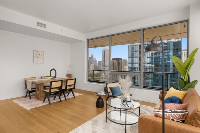 Foto del edificio - Great Nexus Condo For Rent