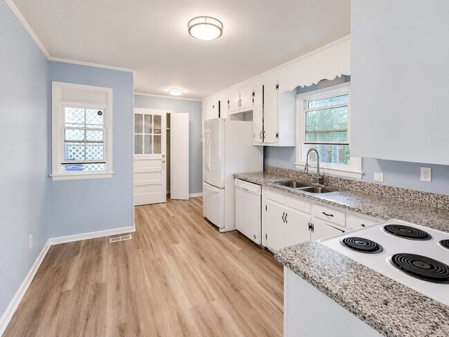 Foto del edificio - 6350 Rannock Dr