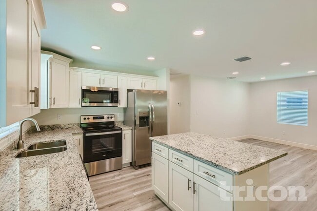 Foto del edificio - 6379 29th St N