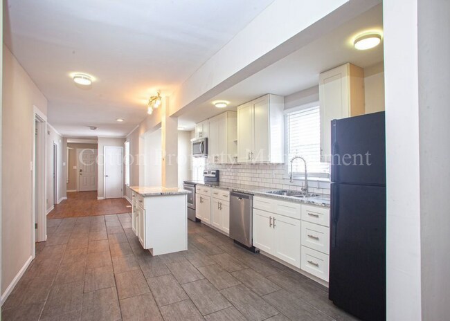 Building Photo - 617 S 6th St