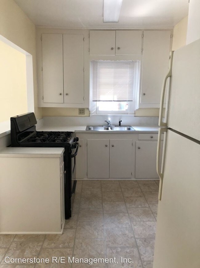 Foto del edificio - 3527-3527 E Del Mar Blvd