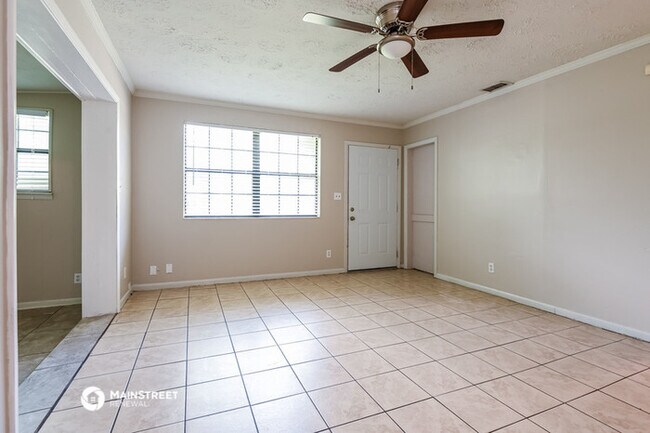 Foto del edificio - 3615 Macgregor Dr