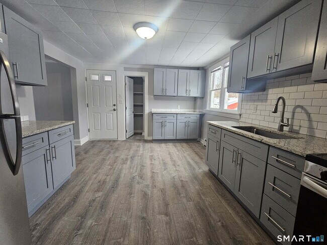 Foto del edificio - 35 Morris Rd