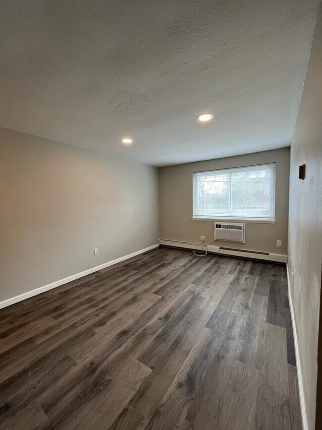 Building Photo - West 14 Lofts
