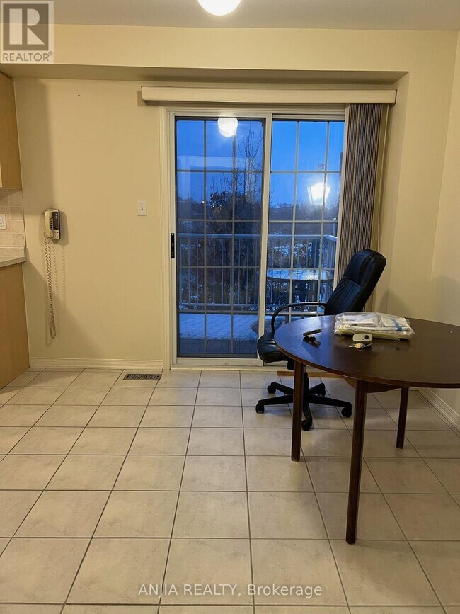 Photo du bâtiment - 78 Thoroughbred Way