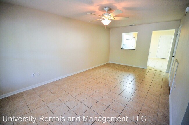 Foto del edificio - 2 br, 2.5 bath House - 4215 SW 22nd Lane #130