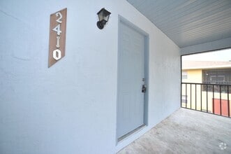 Building Photo - 2410 Fox Hollow Dr