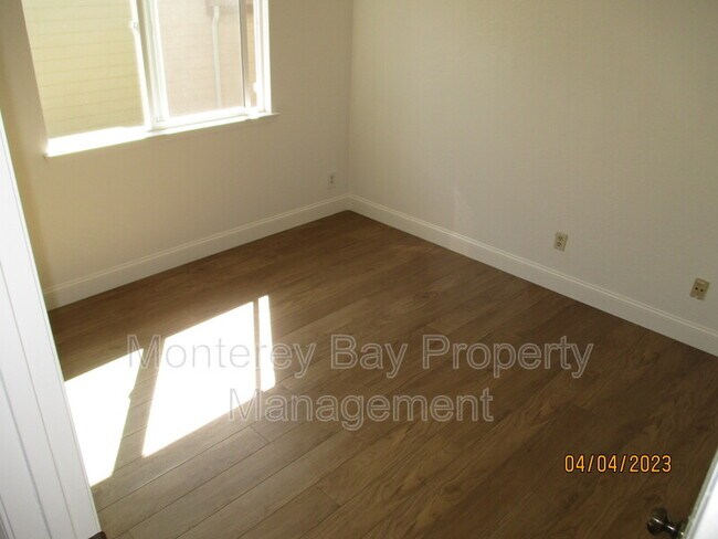 Foto del edificio - 906 Trinity Ave