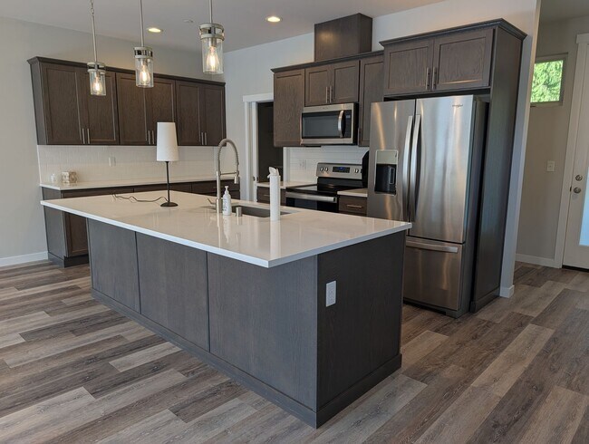Building Photo - 1306 Digby Pl