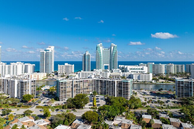 Foto aérea - Towers of Oceanview East
