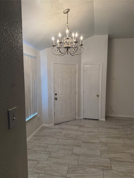 Foto del edificio - 609 Kings Way Dr