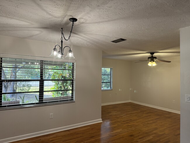 Foto del edificio - 5900 N Courtenay Pkwy