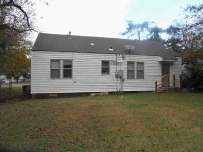 Building Photo - 1714 NW Cherry Ave