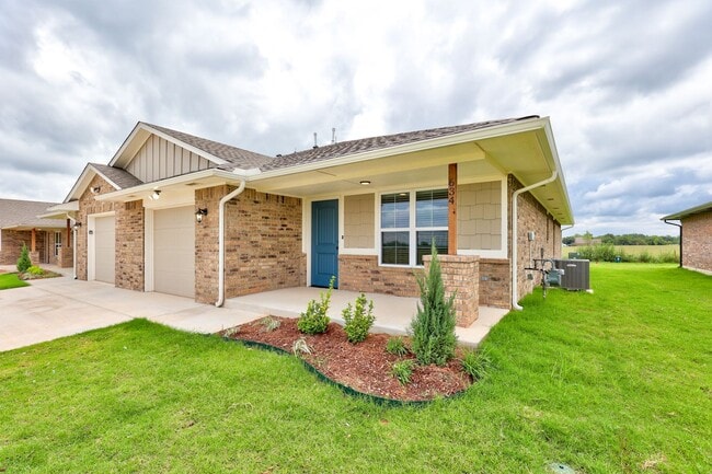 Building Photo - 634 Juniper St