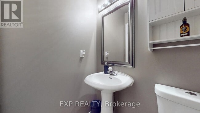 Building Photo - 1121 Foxglove Pl