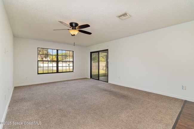 Foto del edificio - 1398 Jupiter Blvd NW