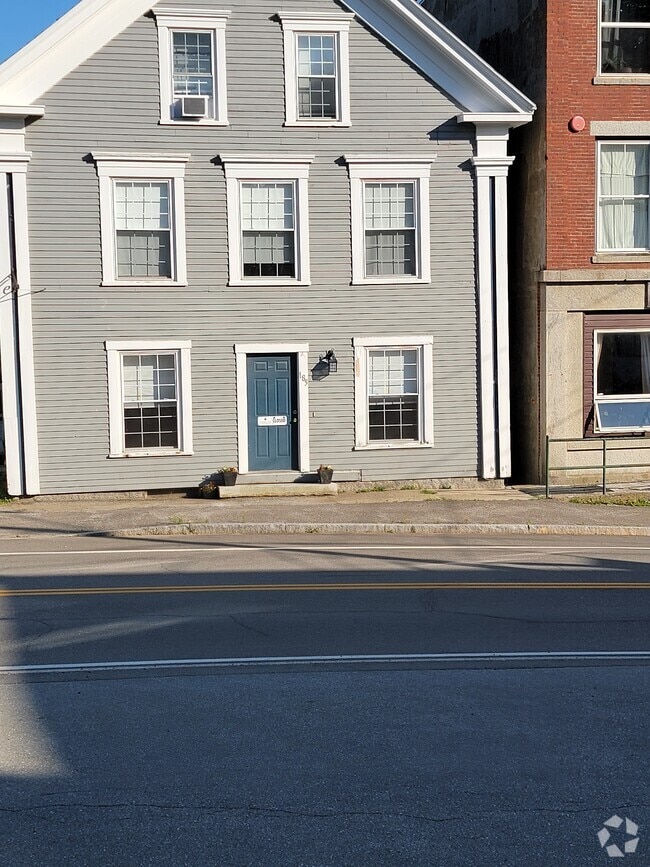 Building Photo - 185 Main St