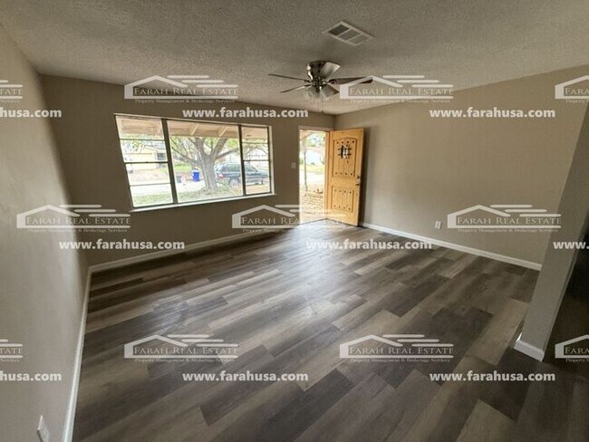 Building Photo - 3/2 Available Now in Euless!