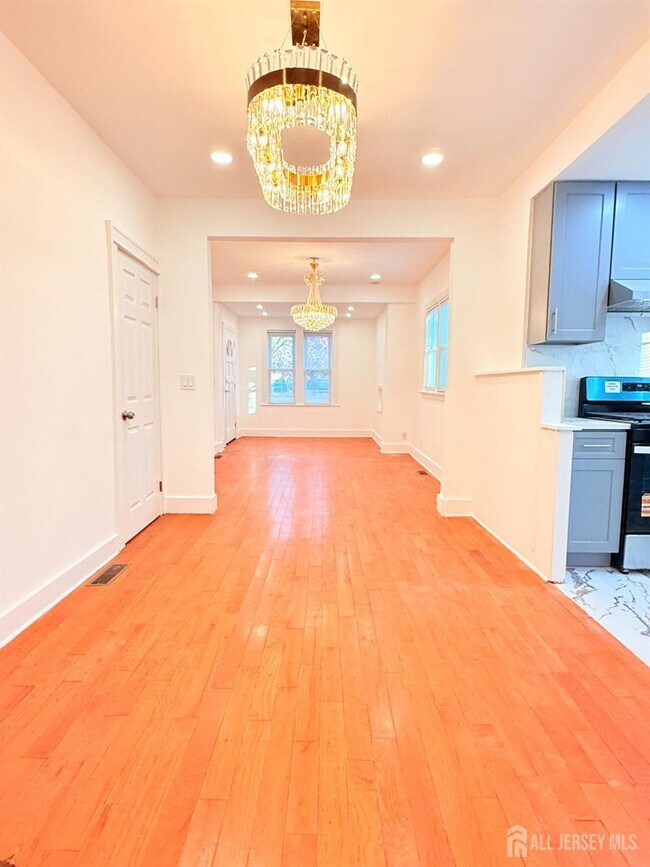 Foto del edificio - 385 Pierson Ave