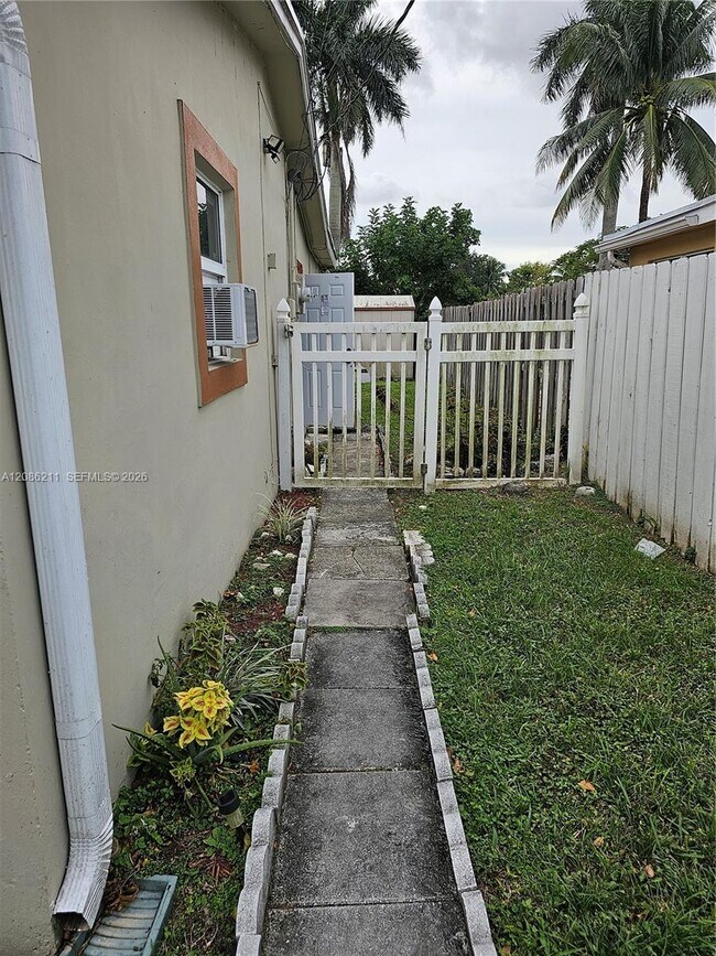 Building Photo - 3500 NW 39th St