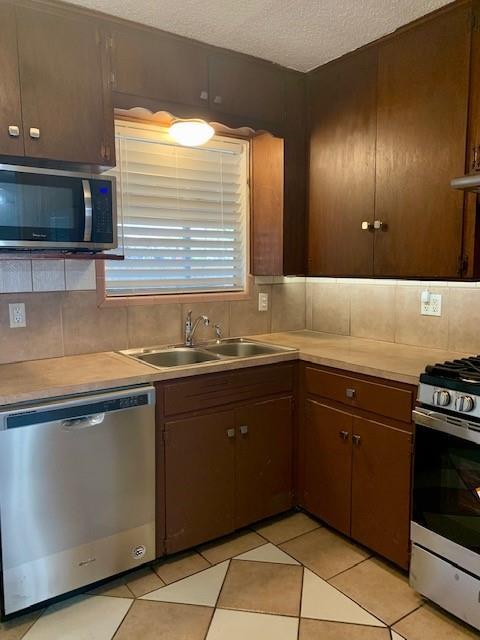 Building Photo - 5700 Blythewood Dr