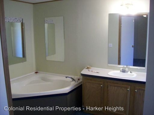 Building Photo - 335 Indian Oaks Dr