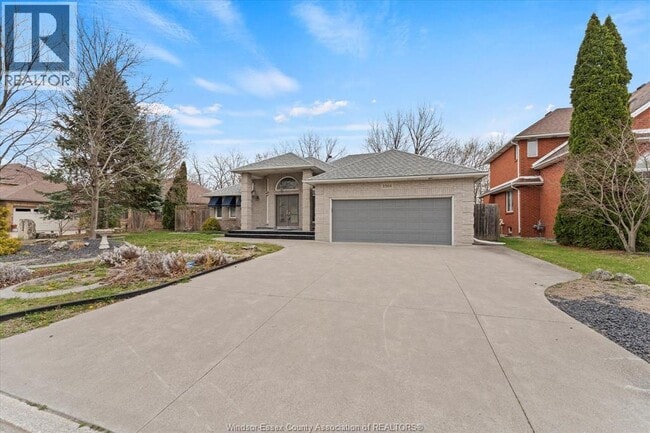 Building Photo - 3566 Whiteside Dr