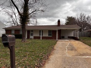 Building Photo - 6 Independence Dr