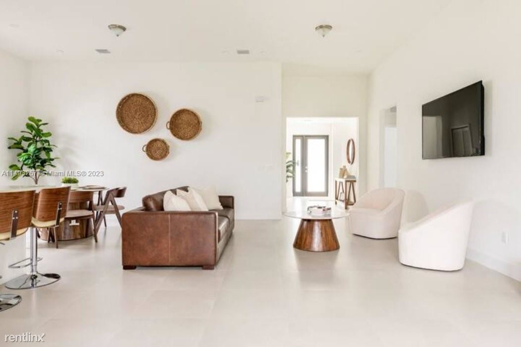 Foto principal - 4 br, 3.5 bath House - 14531 SW 23rd Ter
