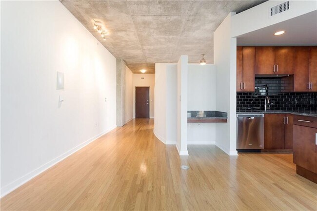 Building Photo - 360 Nueces St