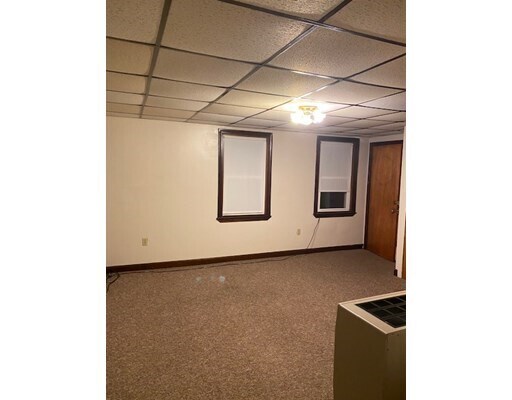 Building Photo - 192 Snell St