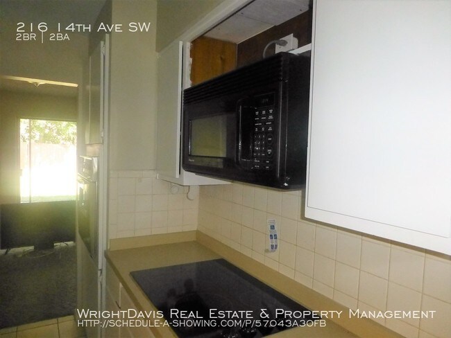 Foto del edificio - 216 14th Ave SW