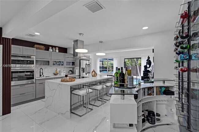 Foto del edificio - 7031 SW 12th St