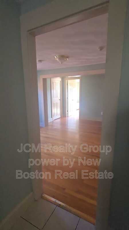 Building Photo - 86 Main St