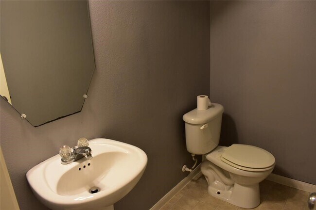 Foto del edificio - 6202 Provident Green Dr