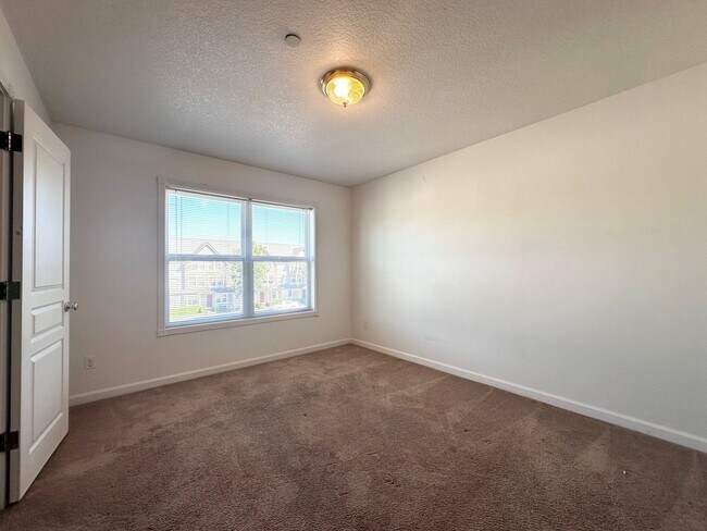 Foto del edificio - AMAZING LOCATION!! Downtown Gresham Townho...