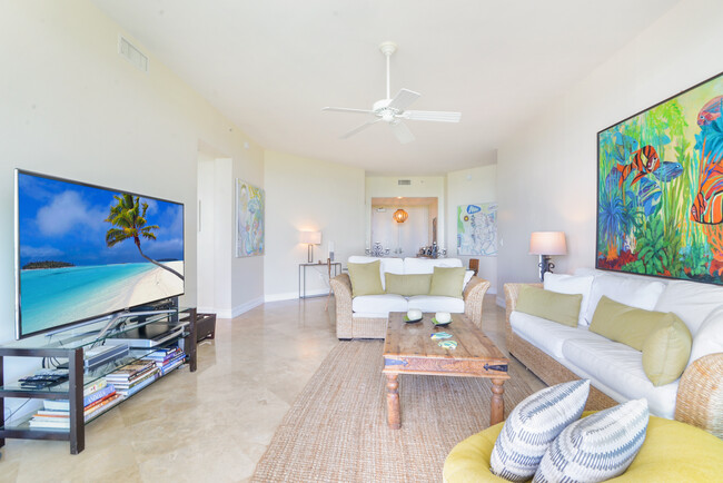 Building Photo - 16051 Collins Ave