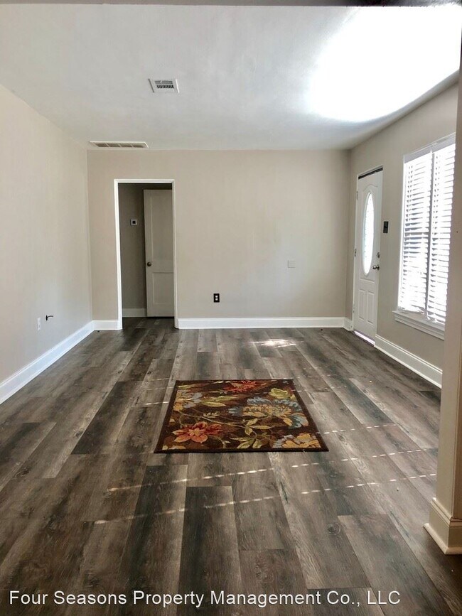 Foto del edificio - 3 br, 1 bath House - 272 Dewey Circle
