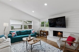 Building Photo - 1603 N Waterview Dr