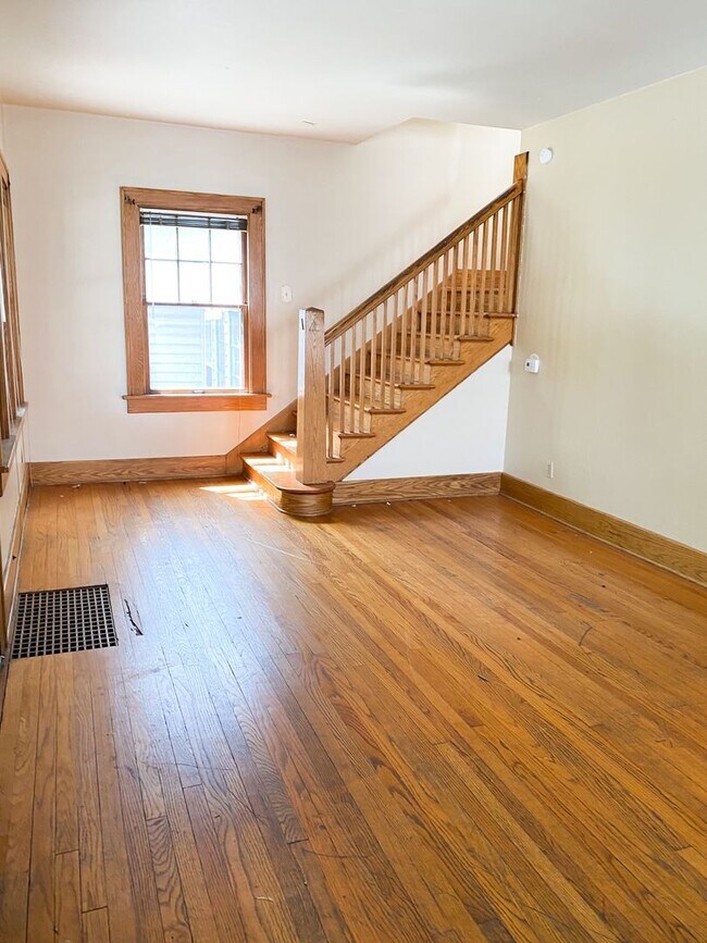 Building Photo - 279 Crum Ct