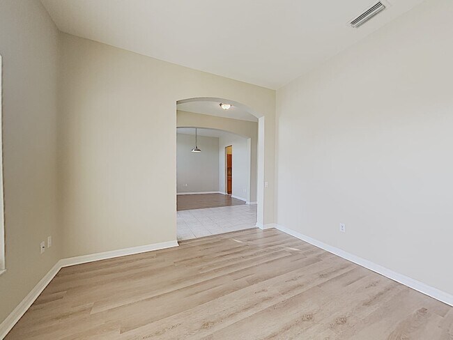 Foto del edificio - 26619 Tim Tam Pl