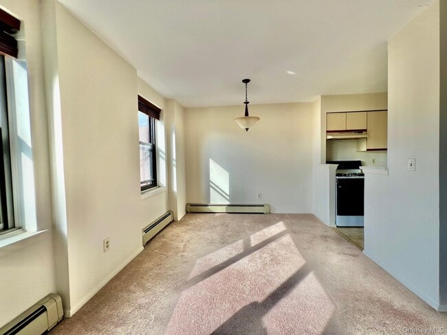 Building Photo - 77 Carpenter Ave