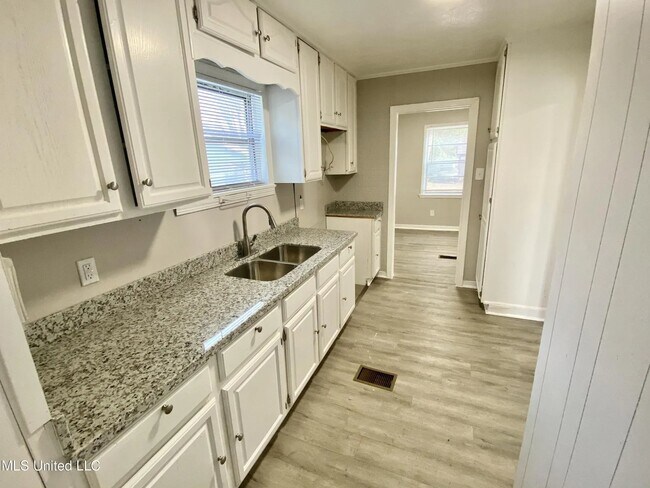 Foto del edificio - 4121 California Ave